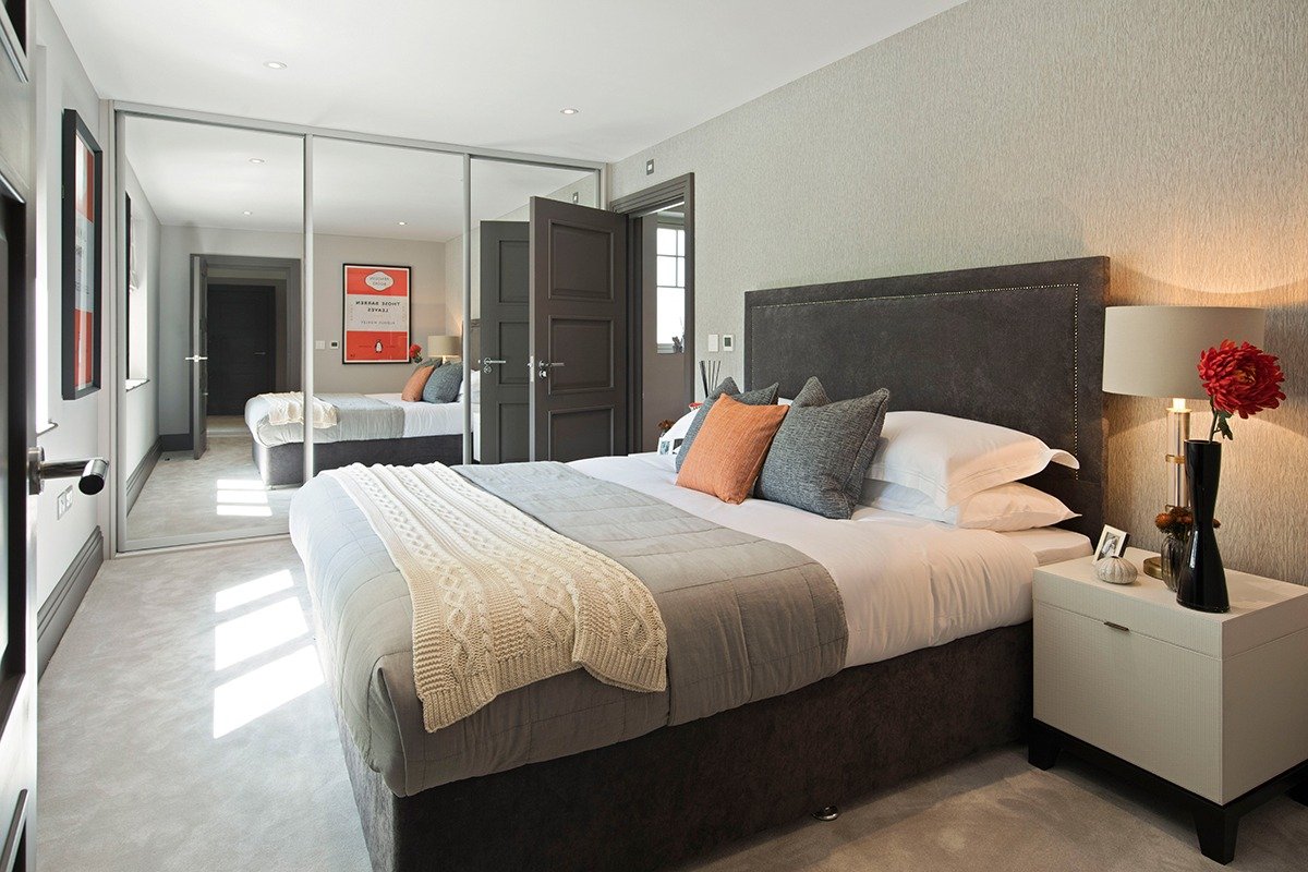16-ensoul-new-build-luxury-guest-bedroom-mirror-wardrobes-bespoke-wardrobes
